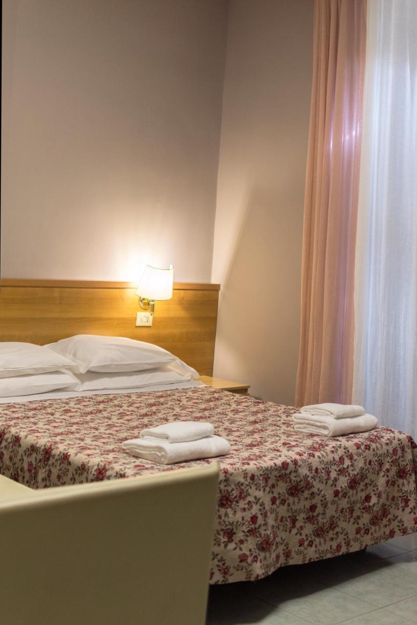 Hoteli Rome Extérieur photo